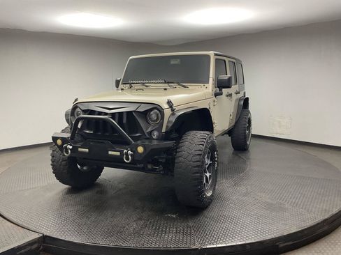 Used 2018 Jeep Wrangler Unlimited Sport S AWD/4WD image 3