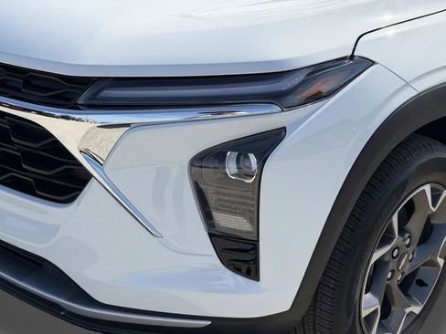 New 2026 Chevrolet Trax LT w/ Driver Confidence Package image 20