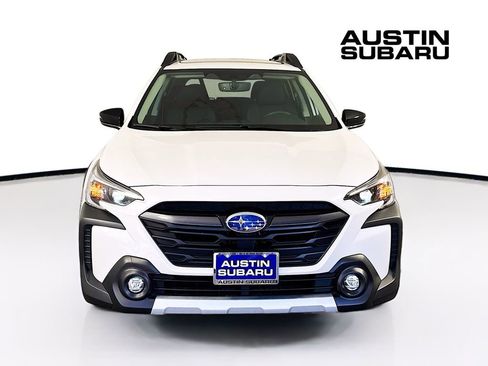 Certified 2025 Subaru Outback Limited image 3