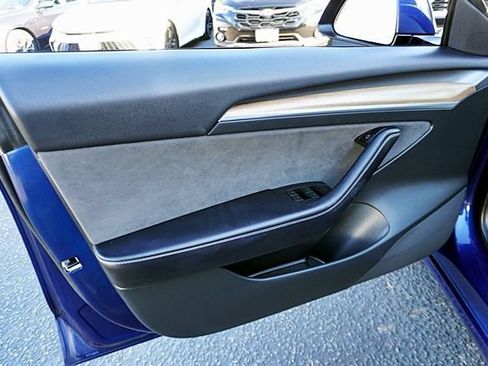 Used 2022 Tesla Model 3 Long Range AWD/4WD image 23