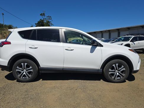 Used 2018 Toyota RAV4 LE w/ All Weather Liner Package AWD/4WD image 4