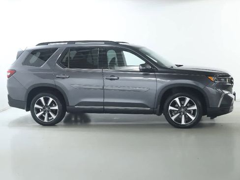Used 2024 Honda Pilot Elite image 11