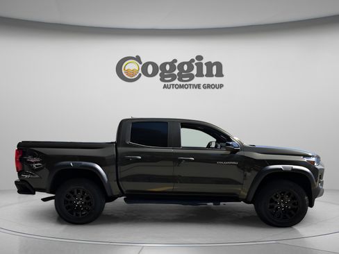 Used 2023 Chevrolet Colorado Trail Boss w/ Technology Package AWD/4WD image 6