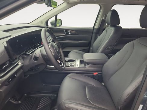 Used 2025 Kia Carnival SX Prestige FWD image 9