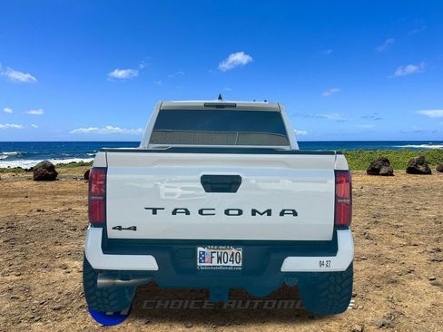 Used 2024 Toyota Tacoma TRD Sport image 6