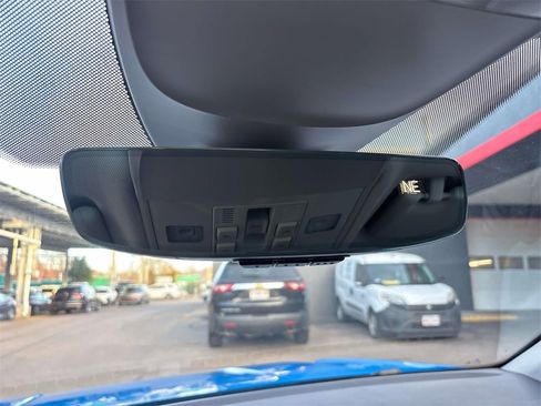 Used 2023 Volkswagen Taos SE w/ Panoramic Sunroof Package image 29