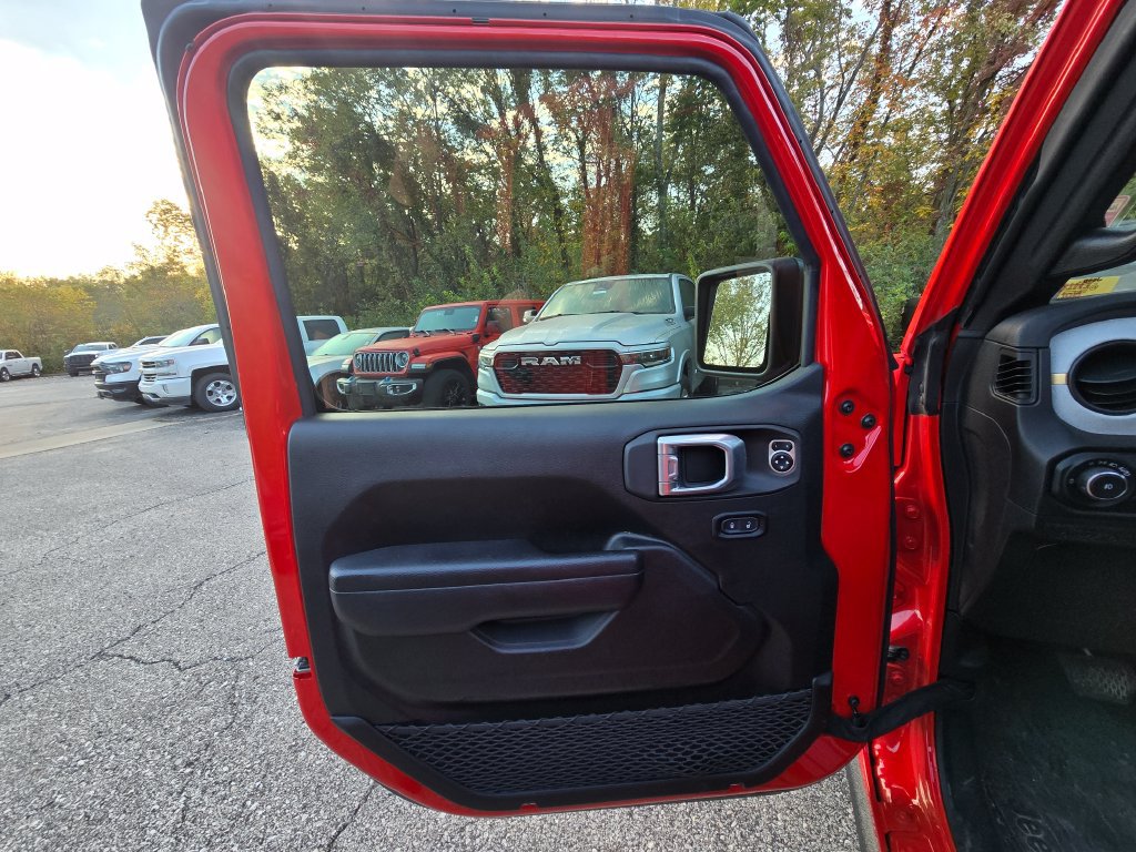 Used 2024 Jeep Wrangler Unlimited Sport AWD/4WD image 27
