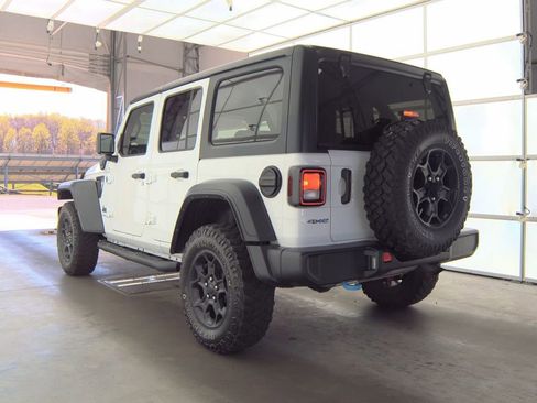 Used 2023 Jeep Wrangler Unlimited w/ Cold Weather Group image 4