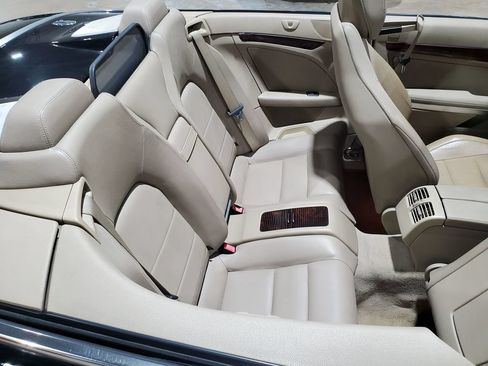 Used 2011 Mercedes-Benz E 350 Cabriolet image 20