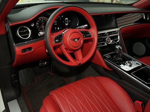 Used 2021 Bentley Flying Spur V8 image 8