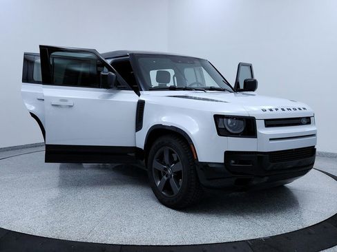 Used 2023 Land Rover Defender 110 V8 image 12