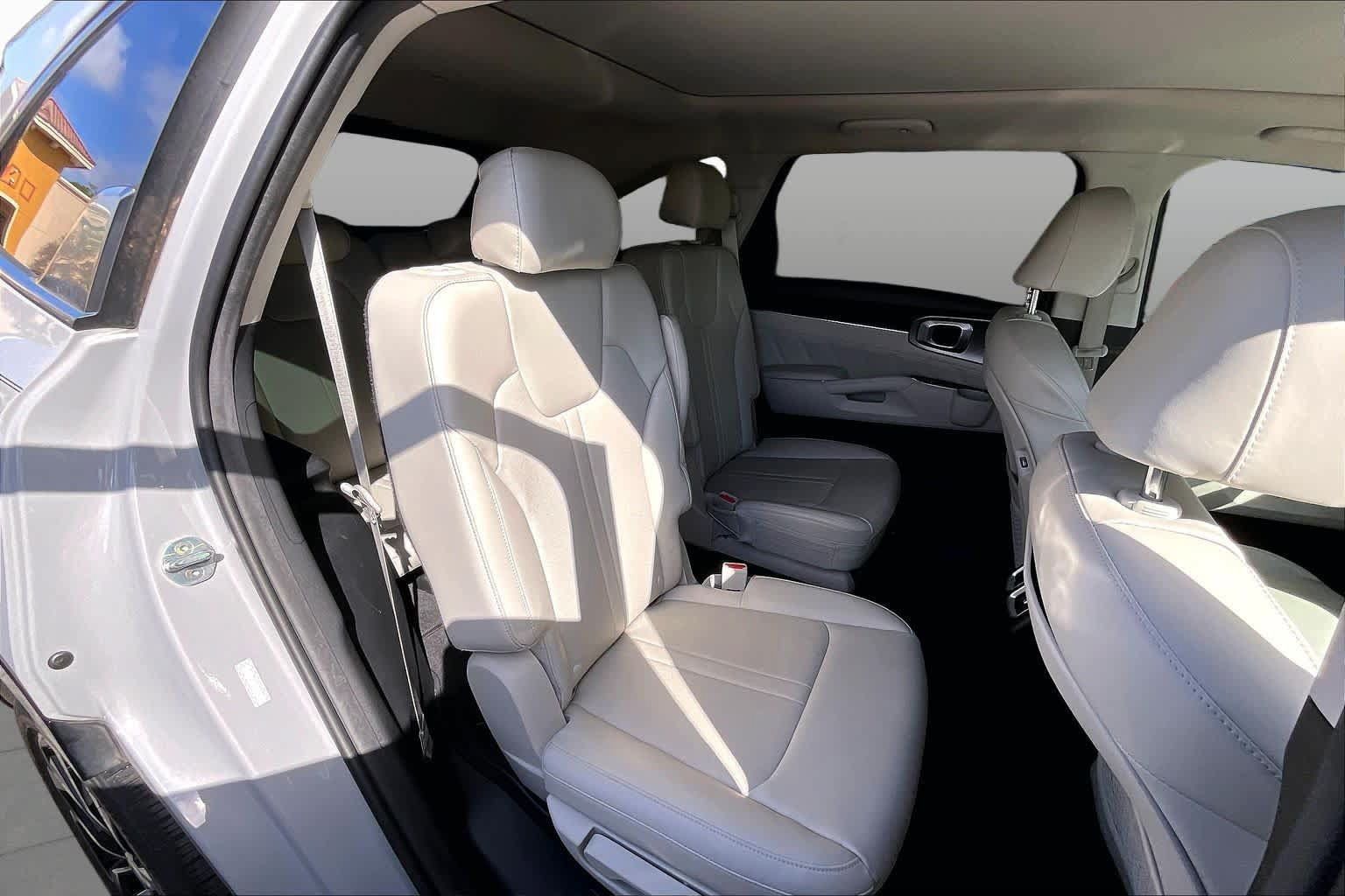 Used 2022 Kia Sorento SX FWD image 26