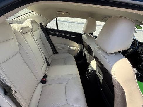 Used 2022 Chrysler 300 Touring L w/ Comfort Group image 33