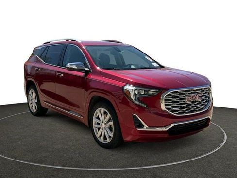 Used 2018 GMC Terrain Denali w/ Advanced Safety Package FWD image 9