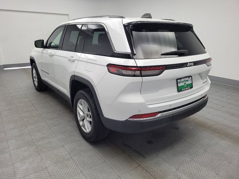 Used 2023 Jeep Grand Cherokee Laredo image 5