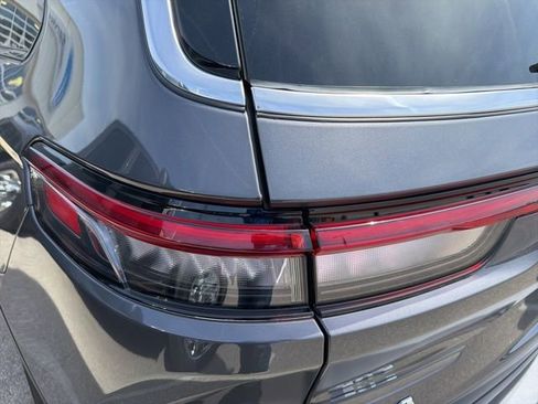 Used 2024 Jeep Grand Cherokee L Limited w/ Luxury Tech Group II image 7