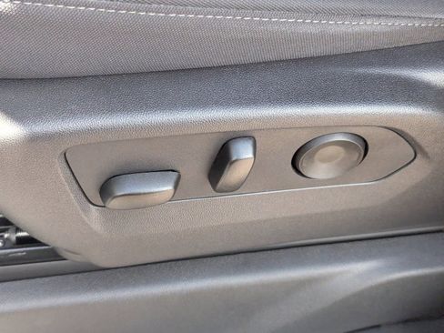 Used 2025 Chevrolet Silverado 1500 Custom image 24