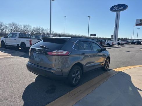 Used 2022 Ford Edge SEL w/ Sport Appearance Package image 5