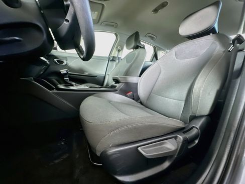 Used 2025 Kia K4 FWD image 13