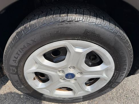 Used 2017 Ford Escape S FWD image 4