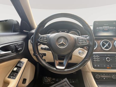 Used 2016 Mercedes-Benz GLA 250 4MATIC image 10