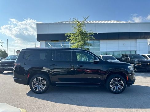 Used 2024 Jeep Wagoneer Series II AWD/4WD image 8