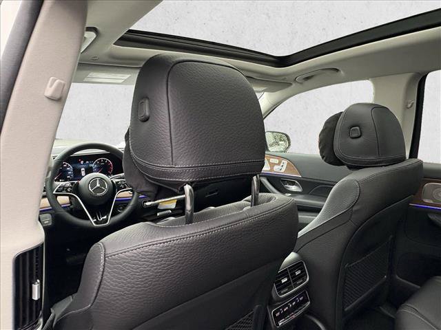 New 2026 Mercedes-Benz GLS 450 4MATIC image 18