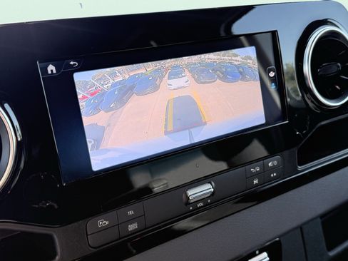Used 2025 Mercedes-Benz Sprinter 2500 image 51
