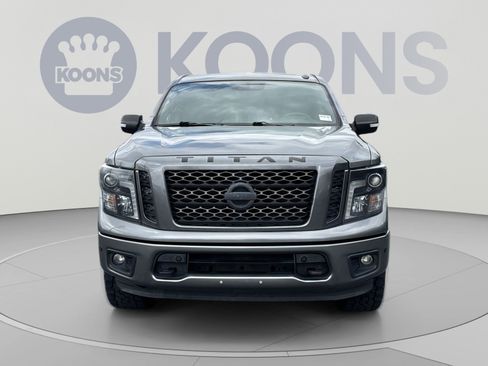 Used 2018 Nissan Titan SV w/ SV Convenience Package AWD/4WD image 4