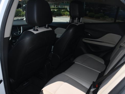 Used 2019 Buick Encore Preferred FWD image 14