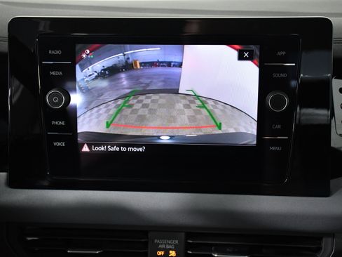 Used 2025 Volkswagen Jetta SE image 17