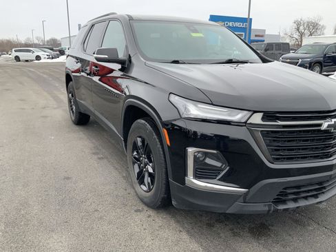 Used 2023 Chevrolet Traverse LT image 14