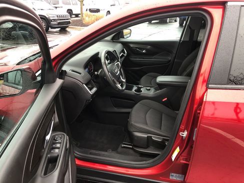 Used 2023 GMC Terrain SLE image 17