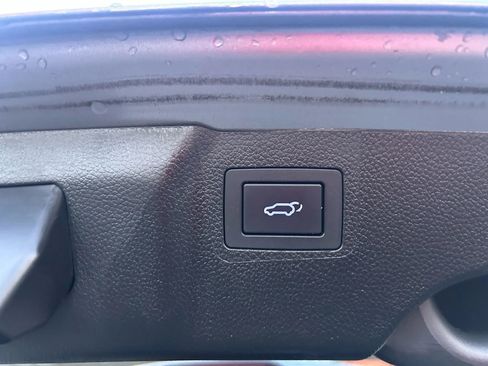 Used 2017 Hyundai Santa Fe FWD image 33