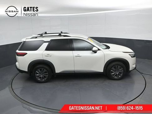 Used 2024 Nissan Pathfinder SV AWD/4WD image 43