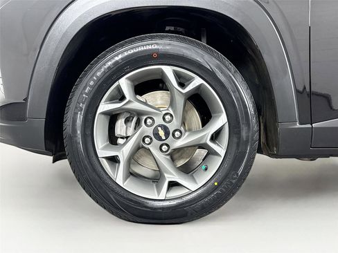 Used 2024 Chevrolet Trax LT w/ Driver Confidence Package image 40