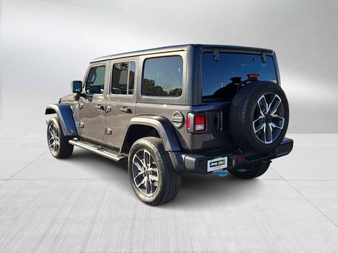 Used 2024 Jeep Wrangler Sport S image 6