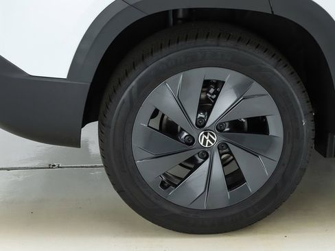 New 2026 Volkswagen Taos S image 13