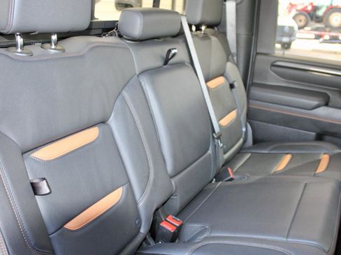 Used 2025 GMC Sierra 2500 AT4 w/ Technology Package image 20