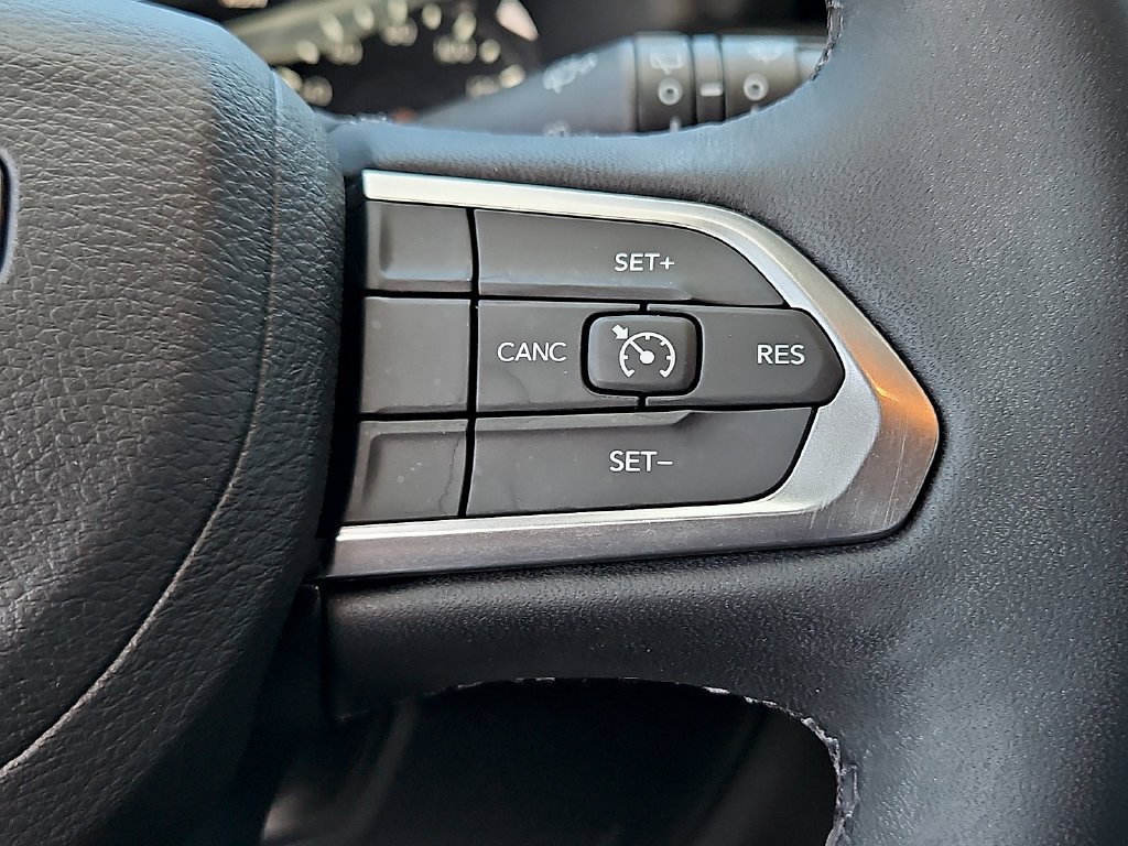 Used 2023 Jeep Compass Latitude w/ Convenience Group AWD/4WD image 22