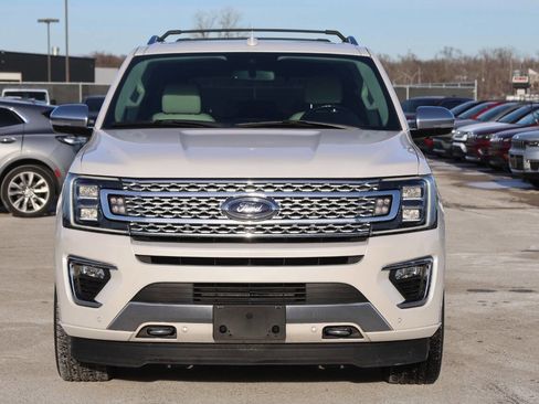 Used 2019 Ford Expedition Platinum image 2