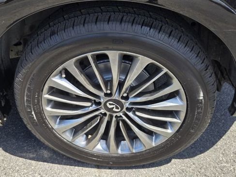 Used 2018 INFINITI QX80 2WD w/ Driver Assistance Package image 22
