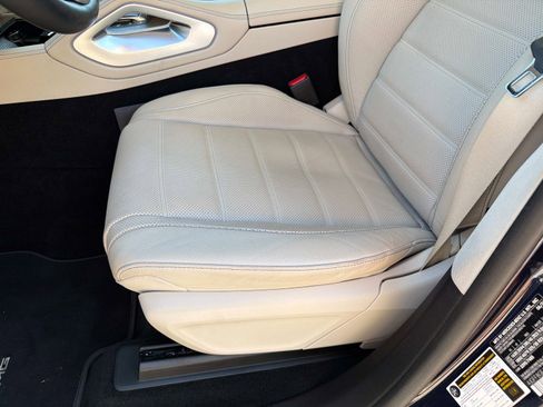 Used 2021 Mercedes-Benz GLS 580 4MATIC image 19