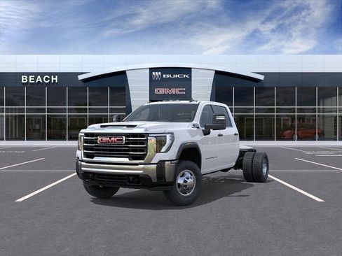 New 2026 GMC Sierra 3500 Pro w/ Convenience Package image 8