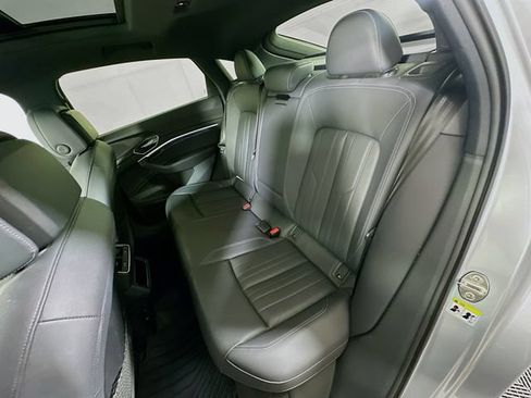 Used 2023 Audi e-tron Premium Plus w/ Premium Plus Package AWD/4WD image 26