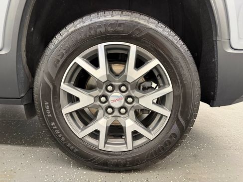 Used 2021 GMC Acadia SLE w/ Driver Convenience Package FWD image 19