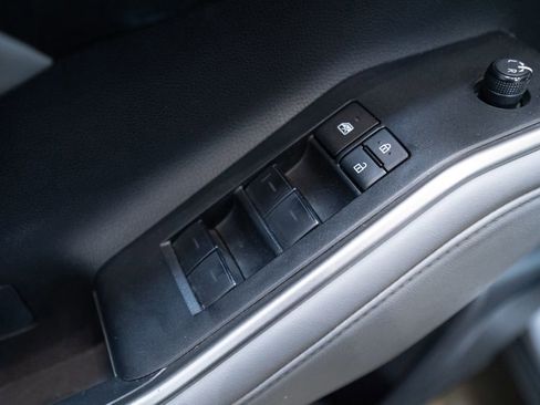 Used 2023 Toyota Highlander XLE AWD/4WD image 20