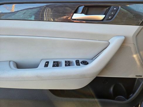 Used 2018 Hyundai Sonata Limited w/ Limited Ultimate Package 03 image 16