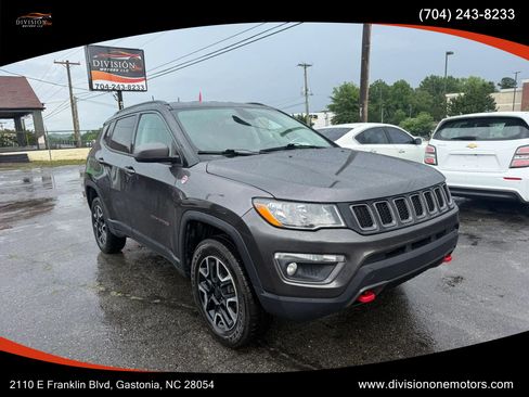 Used 2019 Jeep Compass Trailhawk AWD/4WD image 1