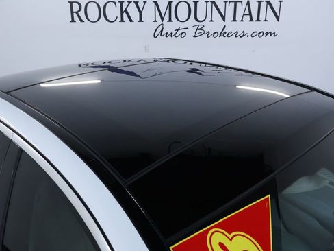 Used 2018 Mercedes-Benz E 300 4MATIC w/ Premium 1 Package image 11